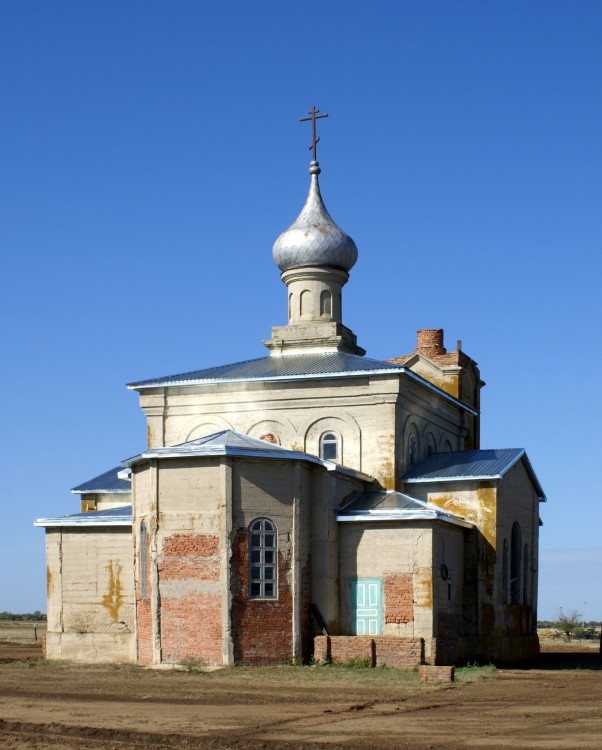 Карповский. Церковь Георгия Победоносца. фасады