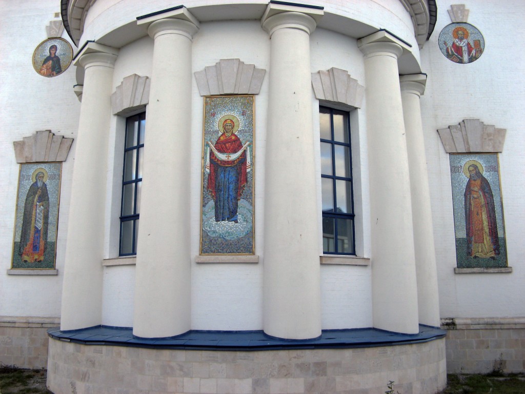 Церковь Покрова Пресвятой Богородицы, Глухово (Дивеевский район, Нижегородская область). архитектурные детали, Апсидная часть храма 