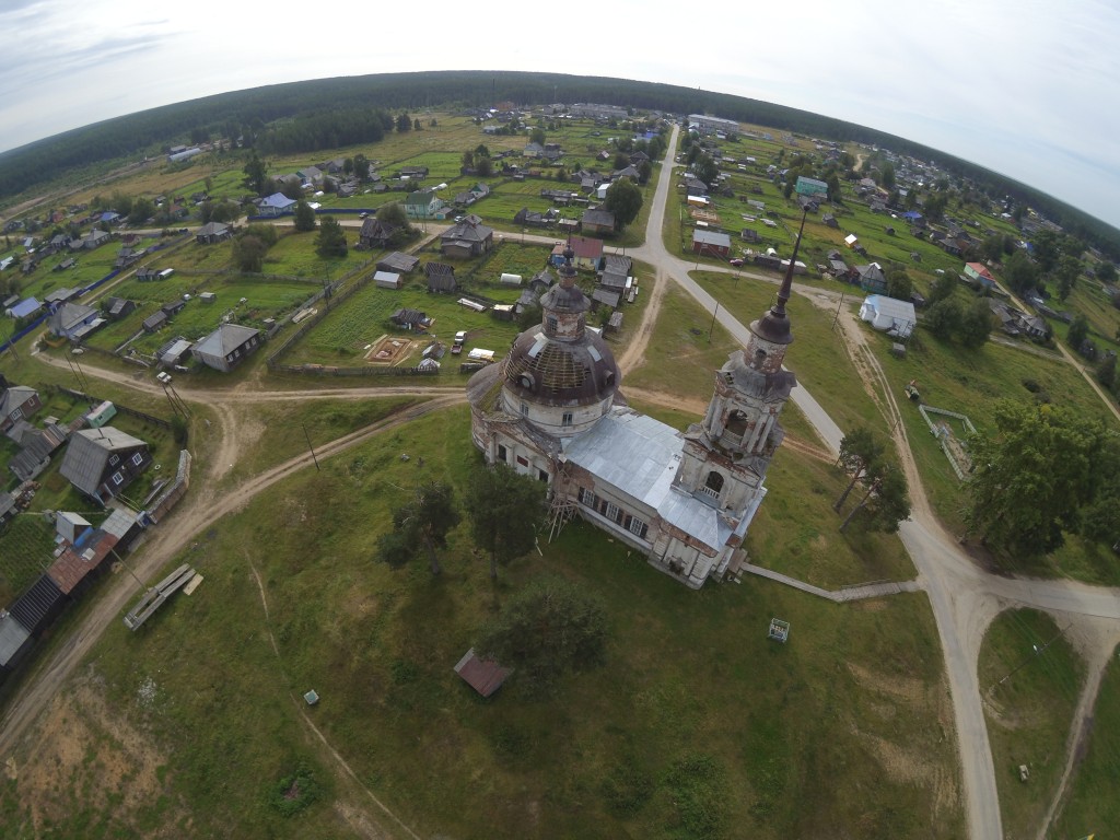 Кажим. Церковь Димитрия Ростовского. общий вид в ландшафте