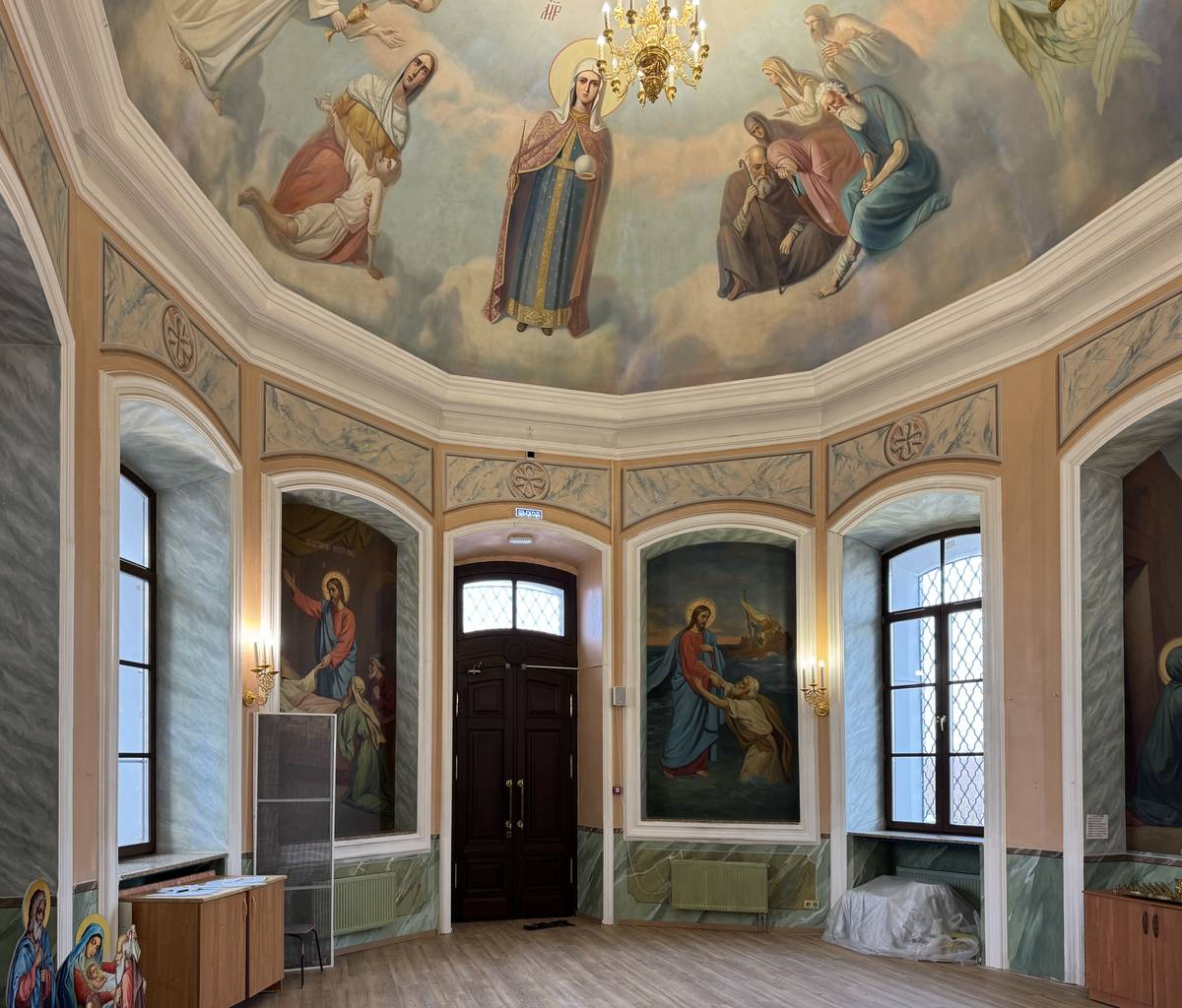 Западная апсида ("лепесток") верхнего храма, интерьер и убранство. Церковь Усекновения главы Иоанна Предтечи, Хирино (Шатковский район, Нижегородская область)