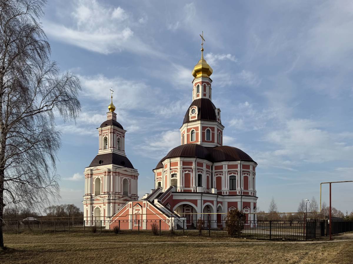 Вид с юго-востока, фасады. Церковь Усекновения главы Иоанна Предтечи, Хирино (Шатковский район, Нижегородская область)