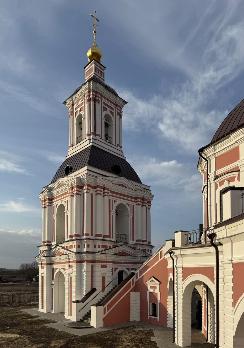 Колокольня, вид с галереи второго этажа, архитектурные детали. Церковь Усекновения главы Иоанна Предтечи, Хирино (Шатковский район, Нижегородская область)