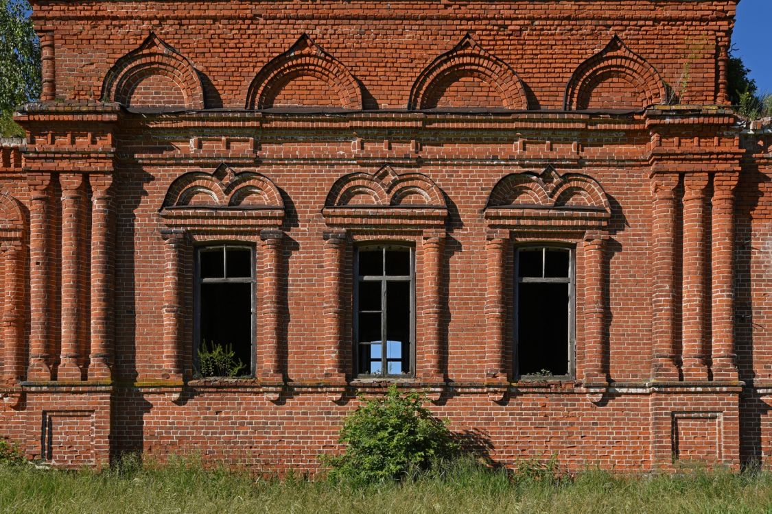 Тоузаково, урочище. Церковь Троицы Живоначальной. архитектурные детали, Южный фасад основного объема