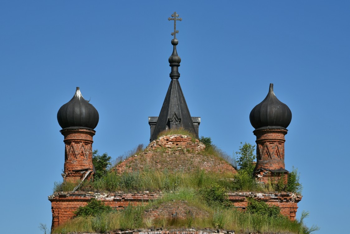 Церковь Троицы Живоначальной, Тоузаково, урочище (Шатковский район, Нижегородская область). архитектурные детали, Вид с востока на завершение основного объема
