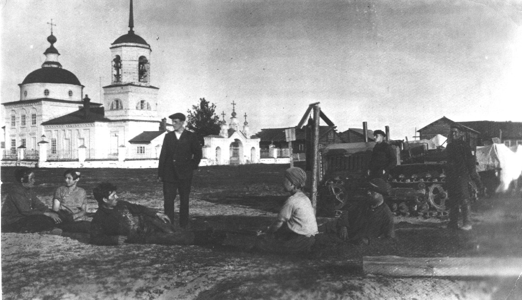 Подъельск. Церковь Троицы Живоначальной. архивная фотография