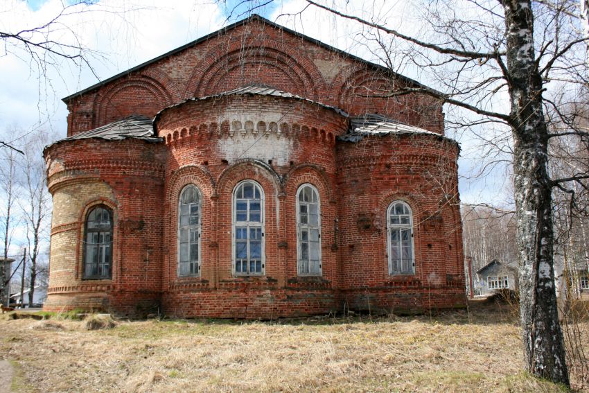 Церковь Иерусалимской иконы Божией матери, Сторожевск (Корткеросский район, Республика Коми). фасады, Село Сторожевск. Церковь Введения во храм Пресвятой Богородицы