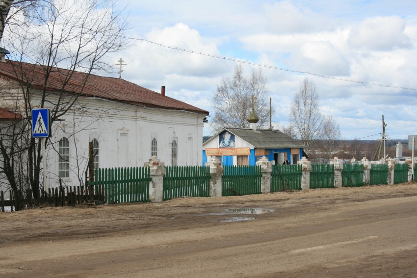 Храмовый комплекс. Церкви Петра и Павла  и Воскресения Христова, Усть-Кулом (Усть-Куломский район, Республика Коми). фасады, Воскресная школа на территории храмового комплекса
