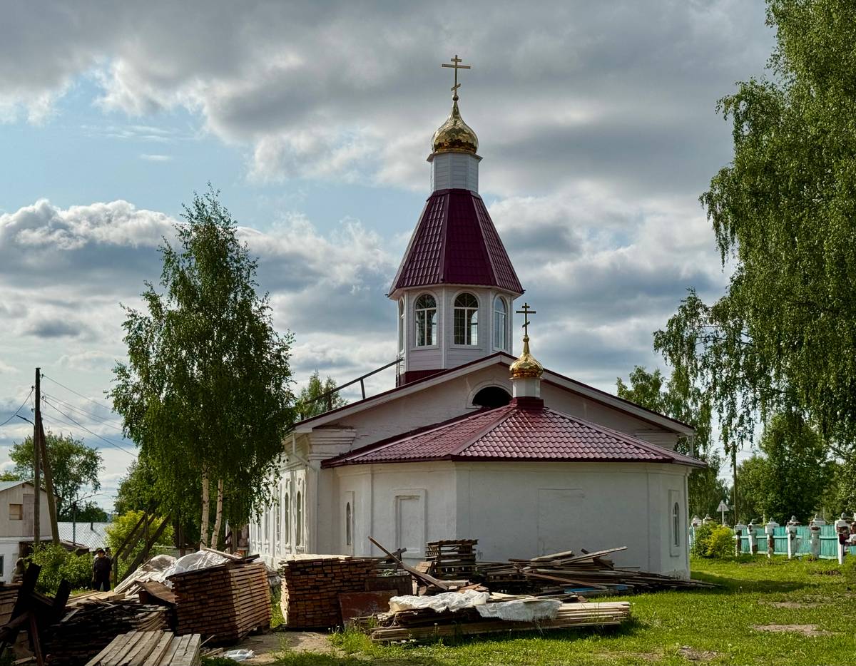 Вид с востока, фасады. Церковь Петра и Павла, Усть-Кулом (Усть-Куломский район, Республика Коми)
