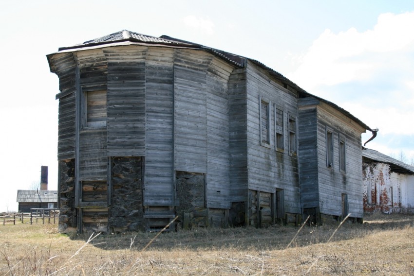 Церковь Петра и Павла, Нёбдино (Корткеросский район, Республика Коми). общий вид в ландшафте