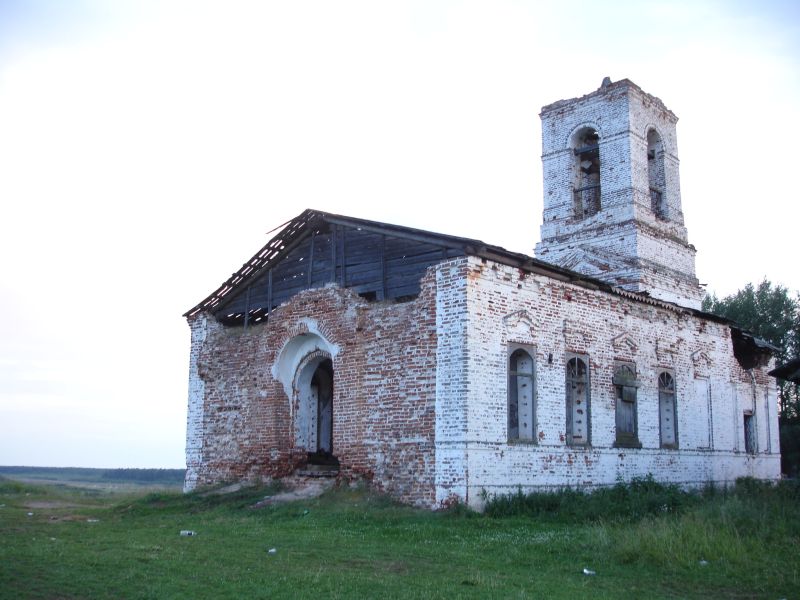 Пезмег. Церковь Прокопия Устюжского. общий вид в ландшафте
