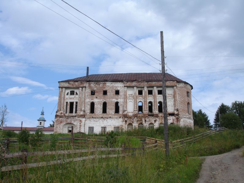 Церковь Воскресения Христова, Усть-Кулом (Усть-Куломский район, Республика Коми). общий вид в ландшафте