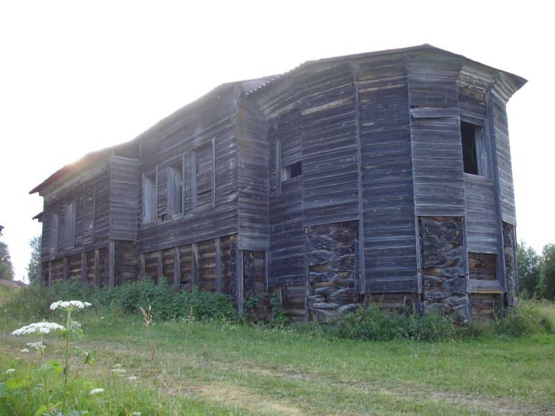 Церковь Петра и Павла, Нёбдино (Корткеросский район, Республика Коми). общий вид в ландшафте