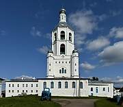 Ульяново. Ульяновский Троице-Стефанов монастырь. Колокольня с церквями Зосимы и Савватия и Николая Чудотворца