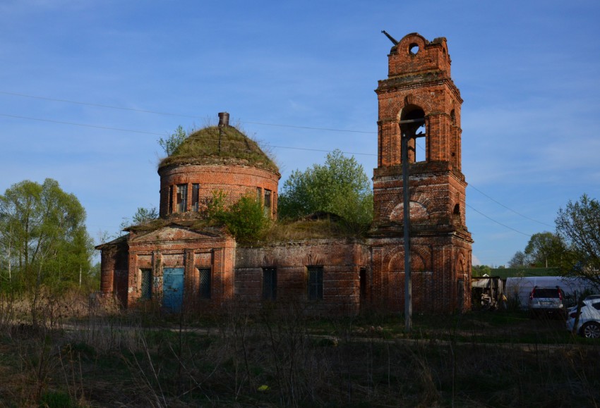 Завалово. Церковь Димитрия Солунского. общий вид в ландшафте