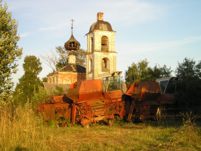 Мортки. Церковь Покрова Пресвятой Богородицы. общий вид в ландшафте