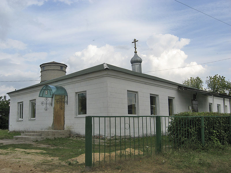 Красная Гора. Церковь Троицы Живоначальной (временная). общий вид в ландшафте