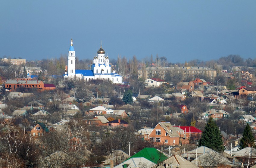 Шахты. Кафедральный собор Покрова Пресвятой Богородицы. общий вид в ландшафте