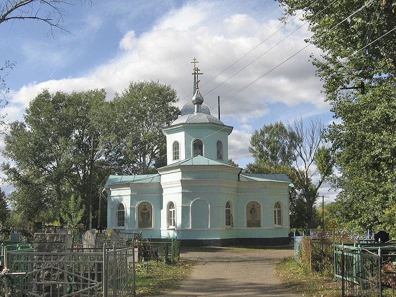 Дмитриев. Церковь Марии Магдалины. общий вид в ландшафте