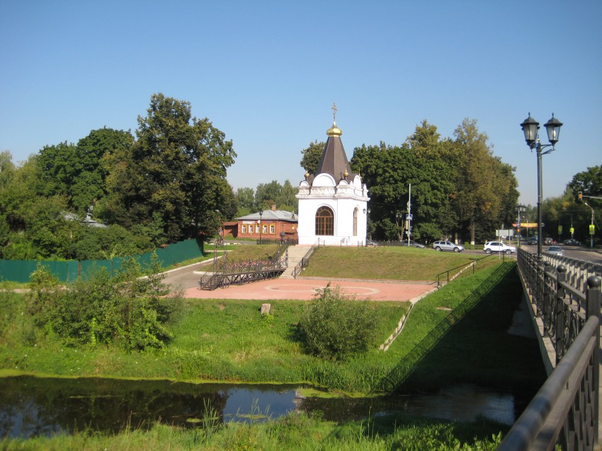 Часовня в память войны 1812 года, Павловский Посад (Павлово-Посадский городской округ и г. Электрогорск, Московская область). общий вид в ландшафте