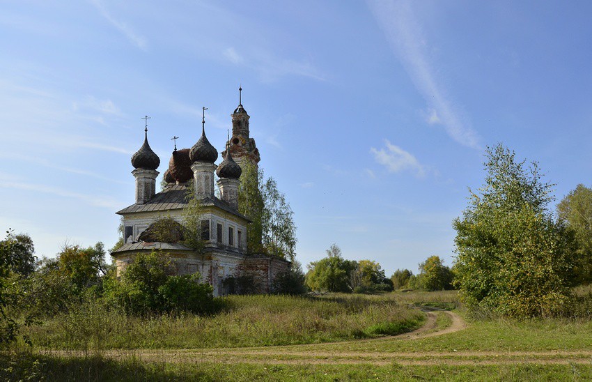 Церковь Благовещения Пресвятой Богородицы, Улошпань (Нерехтский район, Костромская область). общий вид в ландшафте