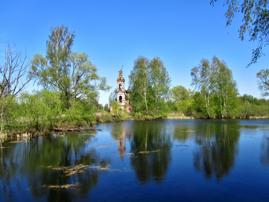 Улошпань. Церковь Благовещения Пресвятой Богородицы. общий вид в ландшафте, вид с юго-запада