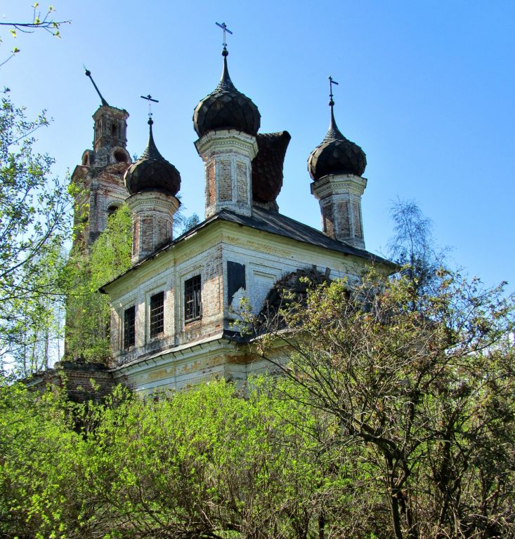 Улошпань. Церковь Благовещения Пресвятой Богородицы. архитектурные детали, завершения, вид с востока