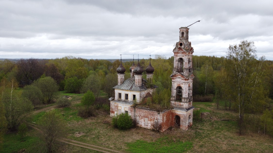 Церковь Благовещения Пресвятой Богородицы, Улошпань (Нерехтский район, Костромская область). общий вид в ландшафте
