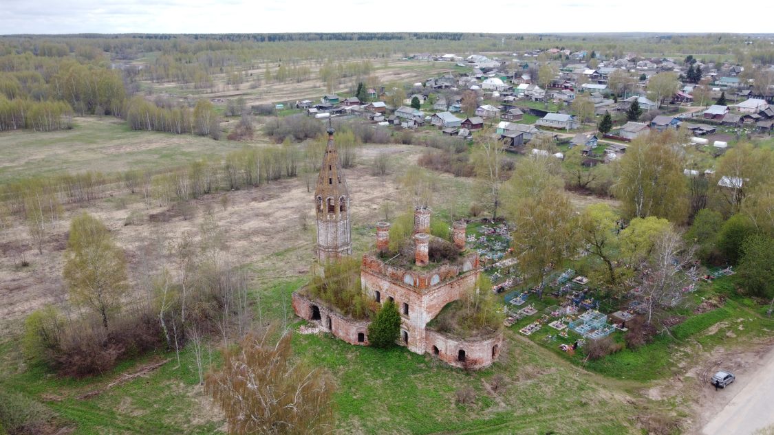 Фёдоровское. Церковь Рождества Пресвятой Богородицы. общий вид в ландшафте