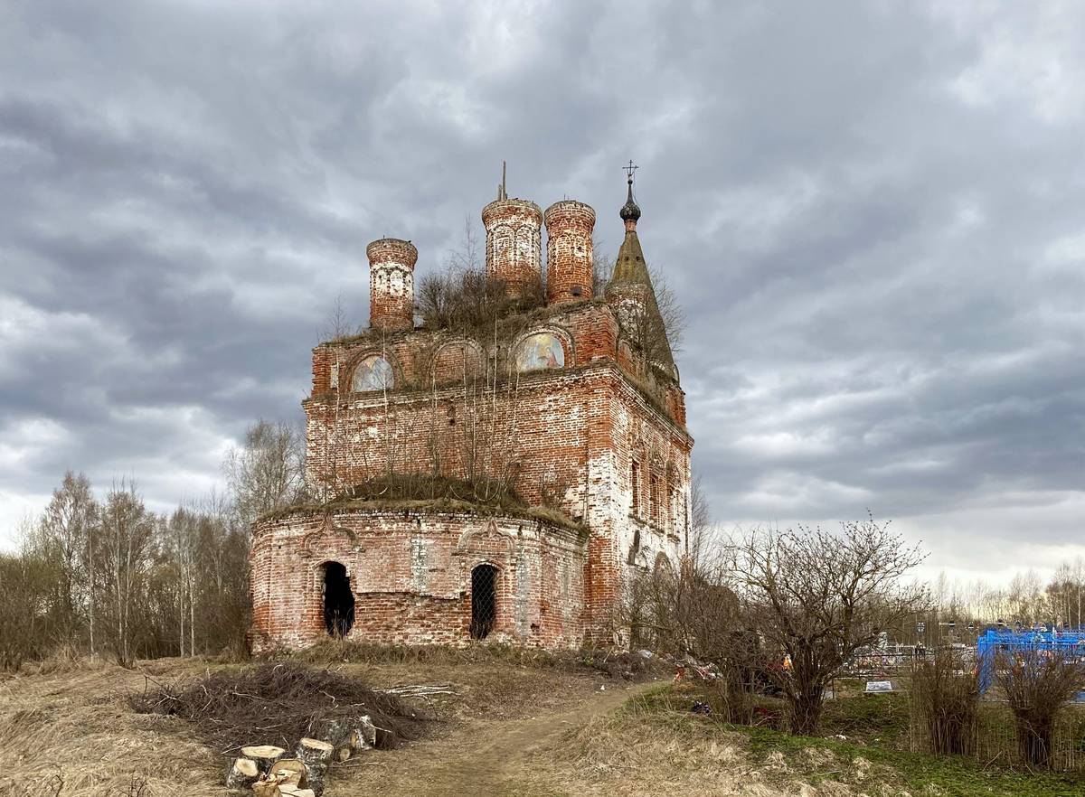 Вид с северо-востока, фасады. Церковь Рождества Пресвятой Богородицы, Фёдоровское (Нерехтский район, Костромская область)