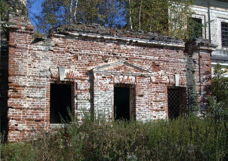 Церковь Благовещения Пресвятой Богородицы, Улошпань (Нерехтский район, Костромская область). архитектурные детали, Вход