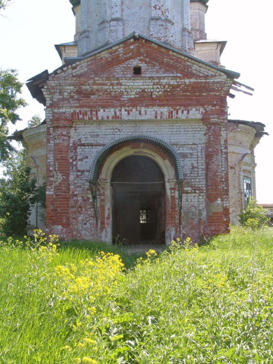 Церковь Покрова Пресвятой Богородицы, Кулиги (Нерехтский район, Костромская область). архитектурные детали, Вид со стороны западного входа