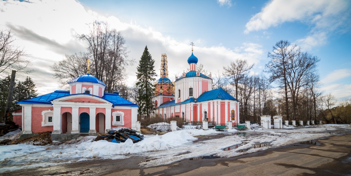 Часовня Николая Чудотворца, Прутня (Торжокский район и г. Торжок, Тверская область). общий вид в ландшафте