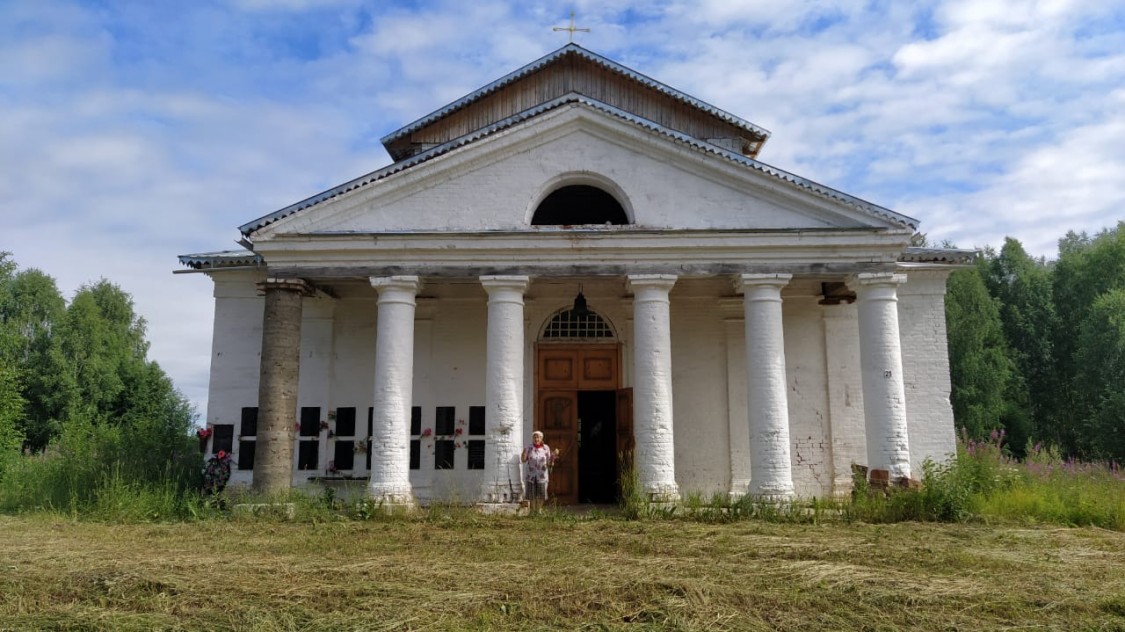Церковь Успения Пресвятой Богородицы, Лопотово (Лузский район, Кировская область). фасады