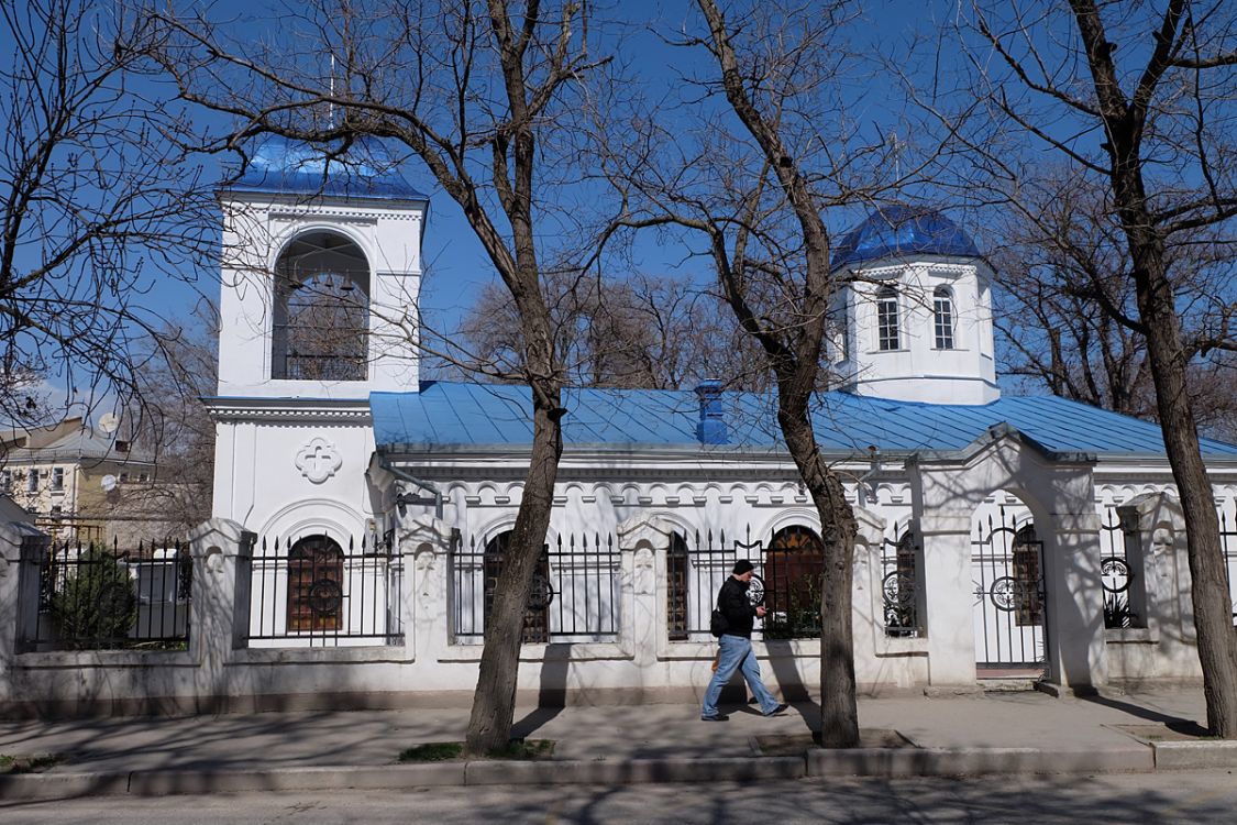 Феодосия. Церковь Введения во Храм Пресвятой Богородицы. фасады