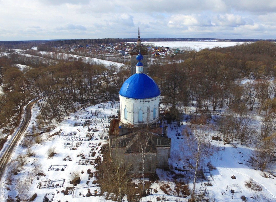 Николо-Перевоз, урочище. Церковь Николая Чудотворца на Никольском погосте. общий вид в ландшафте, Вид с востока, фото с квадрокоптера