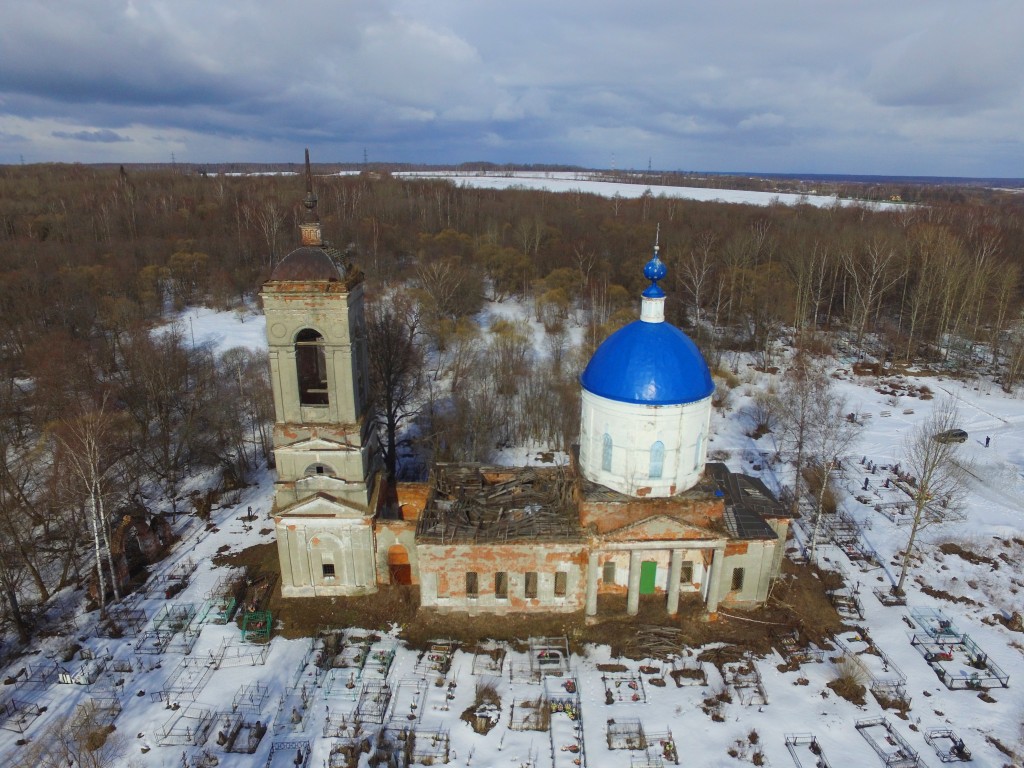 Николо-Перевоз, урочище. Церковь Николая Чудотворца на Никольском погосте. общий вид в ландшафте, Вид с юга, фото с квадрокоптера