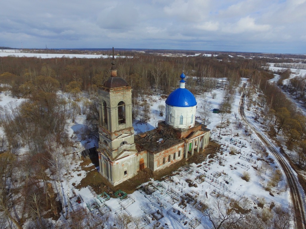 Николо-Перевоз, урочище. Церковь Николая Чудотворца на Никольском погосте. общий вид в ландшафте, Вид с юго-запада, фото с квадрокоптера