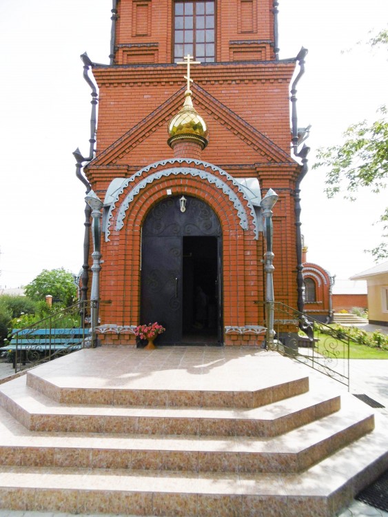 Церковь Казанской иконы Божией Матери, Поворино (Поворинский район, Воронежская область). архитектурные детали, Главные врата церкви