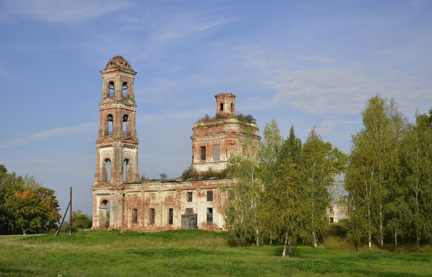 Армёнки. Церковь Смоленской иконы Божией Матери. общий вид в ландшафте