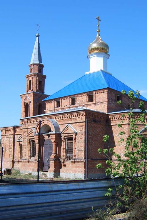 Церковь Петра и Павла, Нижний Чир (Суровикинский район, Волгоградская область). фасады, На момент съемки восстановление еще не закончено.