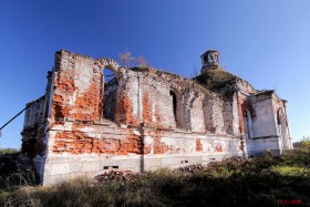 Стружня. Церковь Троицы Живоначальной