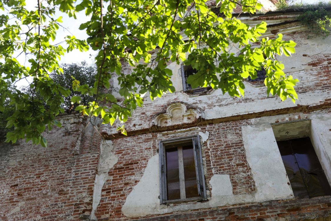 Церковь Покрова Пресвятой Богородицы, Ладьино (Торжокский район и г. Торжок, Тверская область). архитектурные детали