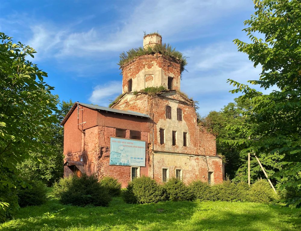 Церковь Покрова Пресвятой Богородицы, Ладьино (Торжокский район и г. Торжок, Тверская область). фасады, Вид с юго-запада
