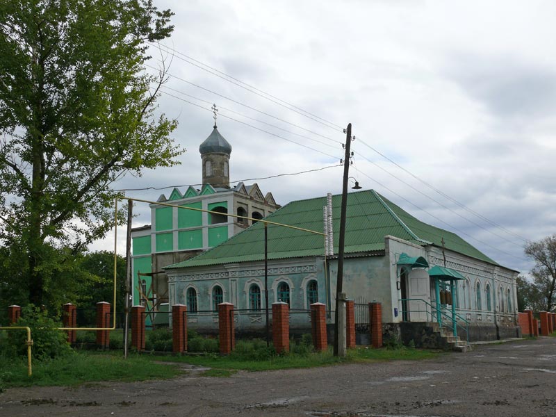 Подгоренский. Церковь Троицы Живоначальной. общий вид в ландшафте