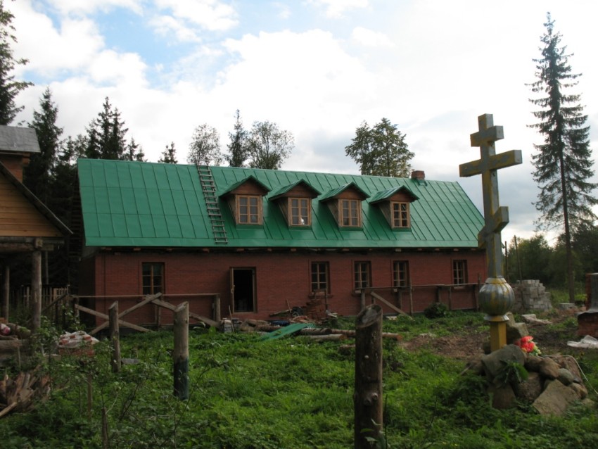 Макарьевская пустынь, Макарьевская пустынь, урочище (Тосненский район, Ленинградская область). фасады, Братский корпус