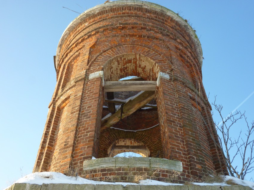 Церковь Константина и Елены, Мелтучи (Старицкий район, Тверская область). архитектурные детали, Вид с востока на верхние ярусы колокольни