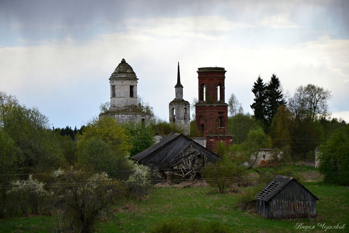Церковь Константина и Елены, Мелтучи (Старицкий район, Тверская область). общий вид в ландшафте