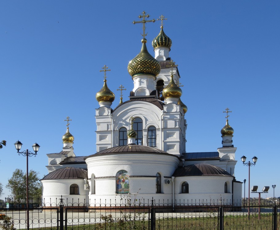 Волгодонск. Церковь Троицы Живоначальной. фасады