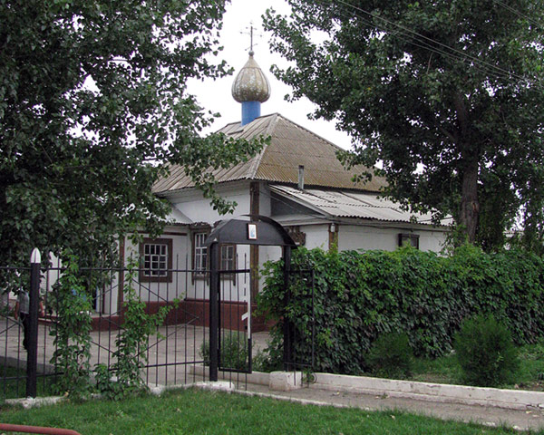Ахтубинск. Церковь Чуда Михаила Архангела. общий вид в ландшафте