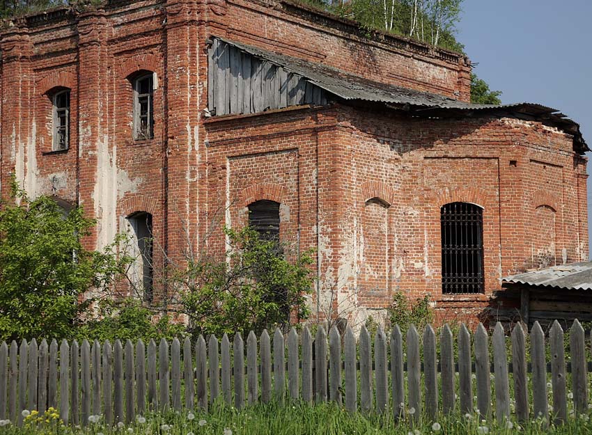 Церковь Рождества Христова, Слободка (Угранский район, Смоленская область). архитектурные детали